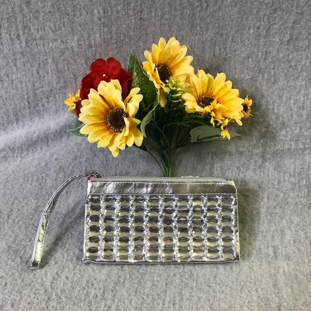 NWOT - Glimmer & Glow Zippered Bag